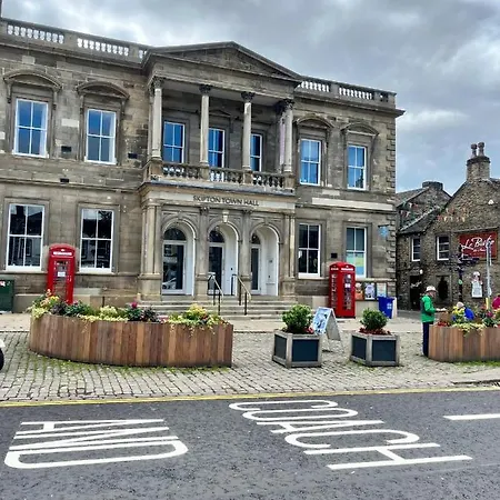 بيت للعطل Queen's Cottage,