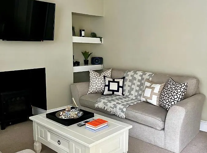 Hébergement de vacances Queen's Cottage, *