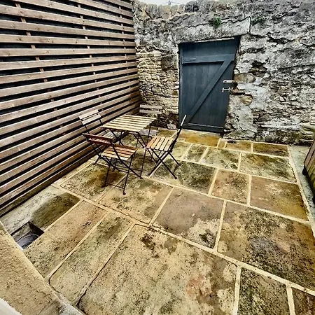 Queen's Cottage, *